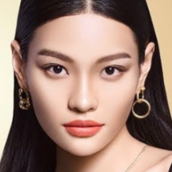 MAC Eye Shadow OMEGA Soft Matte - Picture 3 of 14